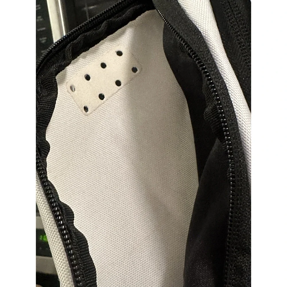Nike Elite 32L Large Backpack White/Black Zip Padded Adjustable 4-Pocket
